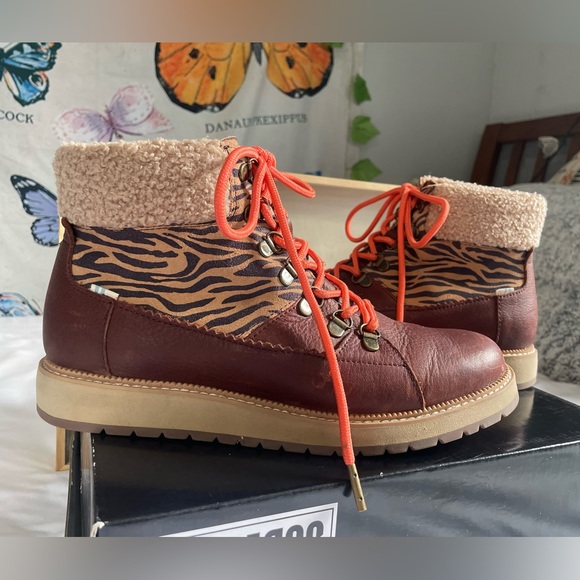 ‘TOMS’ Mesa Zebra Waterproof Lace-Up Boots | Size: 9 US Women’s - Picture 3 of 13